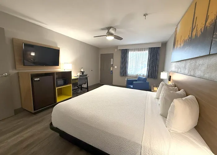 Days By Wyndham Hotel Yuma