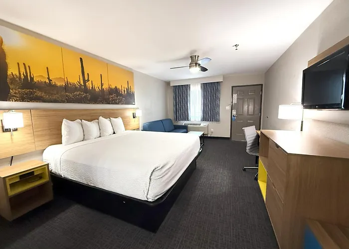 Days By Wyndham Hotel Yuma