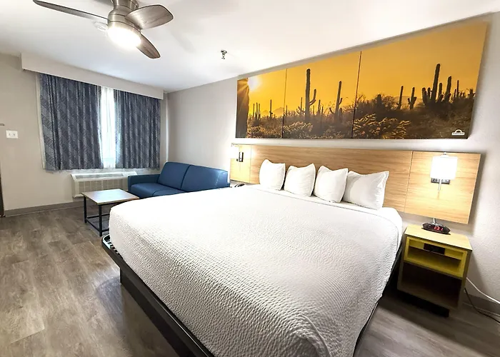 Days By Wyndham Hotel Yuma